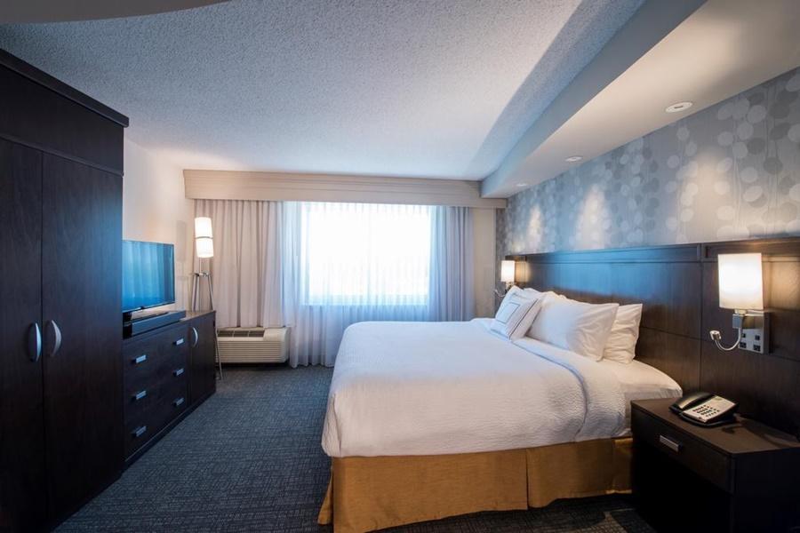 Courtyard By Marriott Columbus Hotel Exterior foto