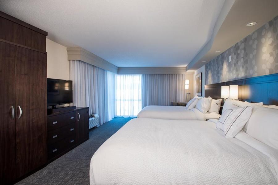 Courtyard By Marriott Columbus Hotel Exterior foto
