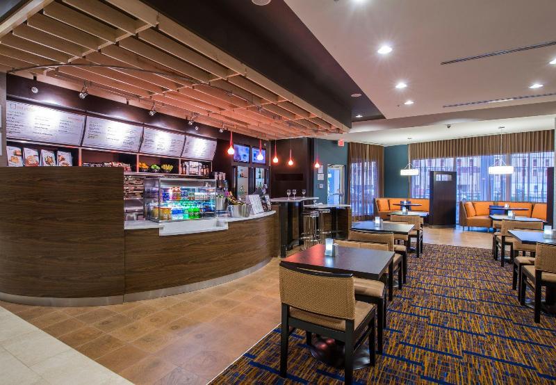 Courtyard By Marriott Columbus Hotel Exterior foto