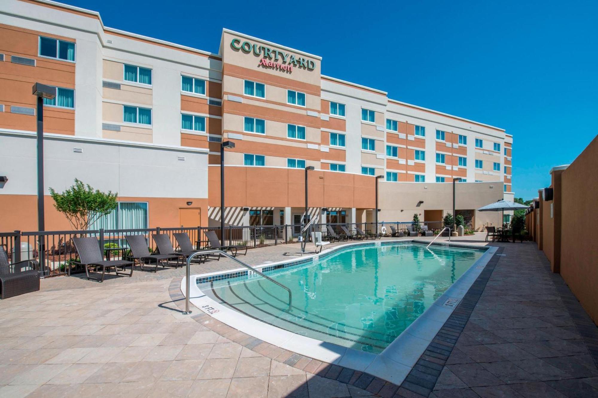 Courtyard By Marriott Columbus Hotel Exterior foto