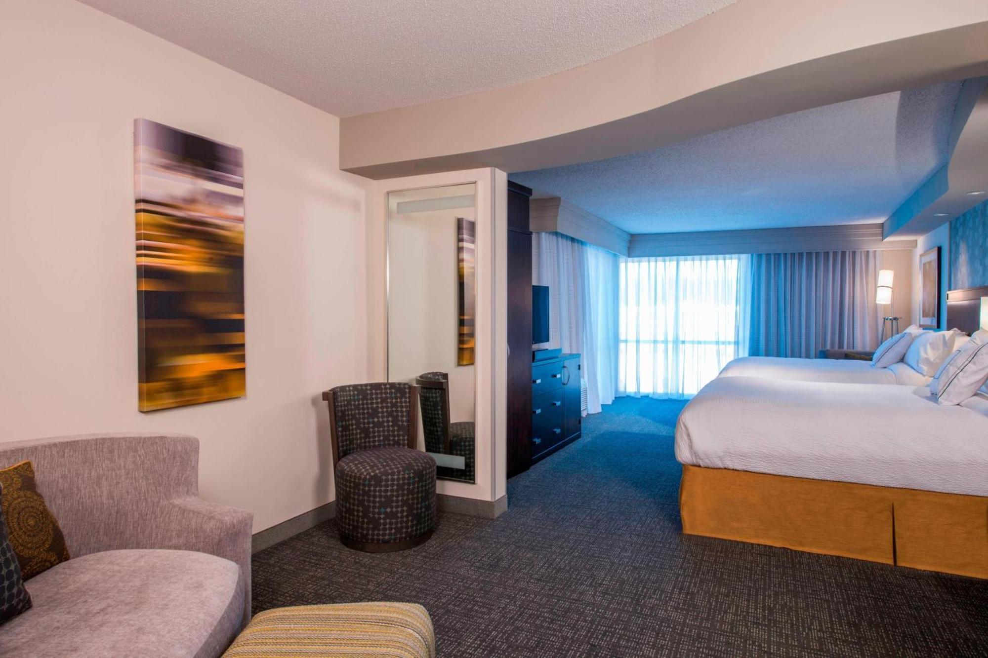 Courtyard By Marriott Columbus Hotel Exterior foto