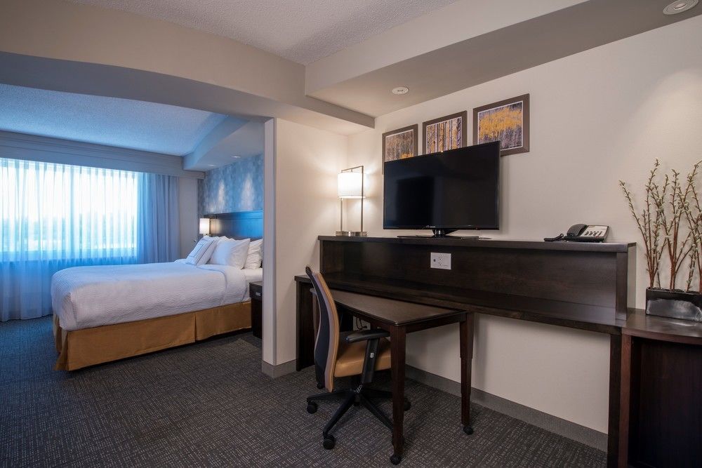 Courtyard By Marriott Columbus Hotel Exterior foto