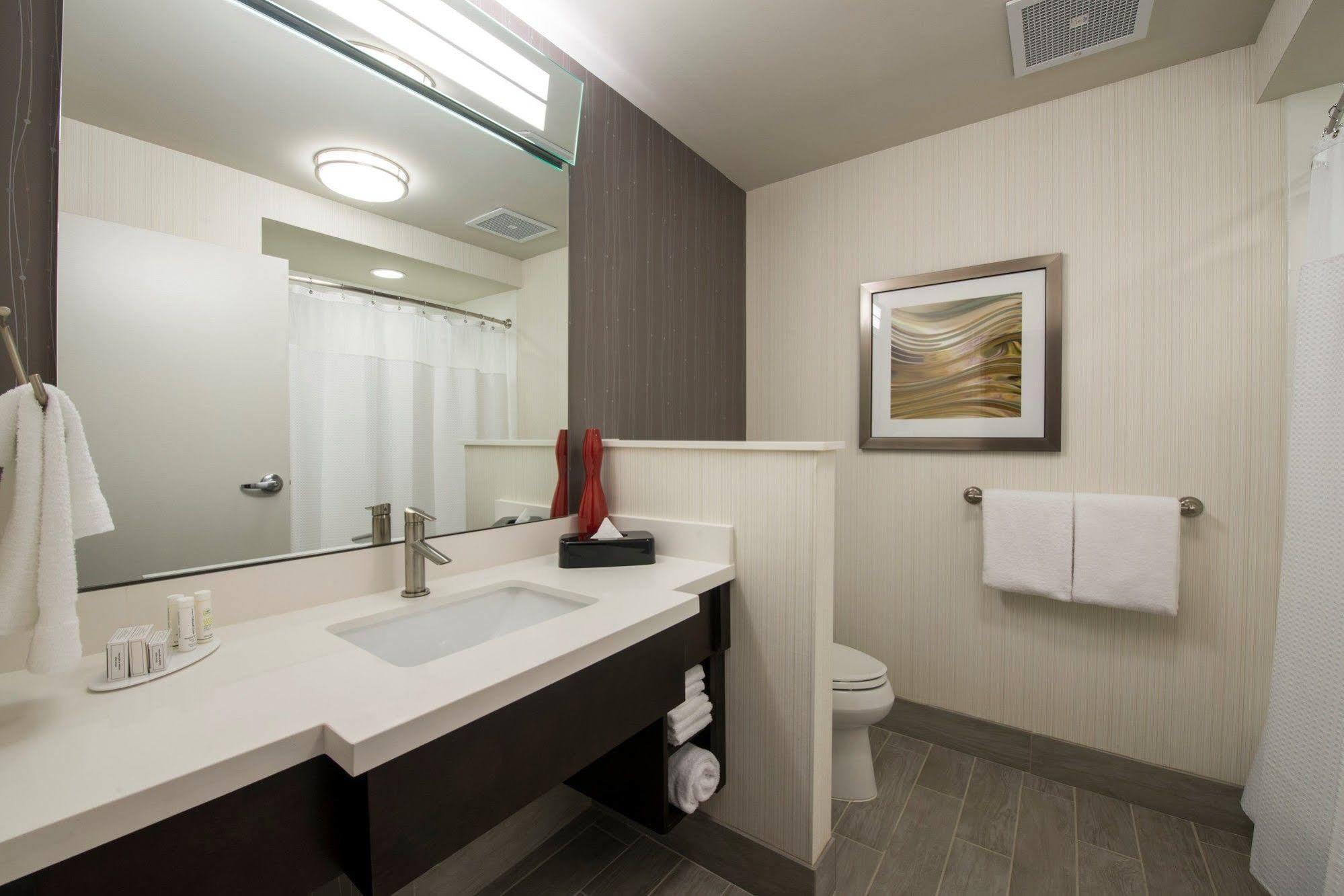 Courtyard By Marriott Columbus Hotel Exterior foto